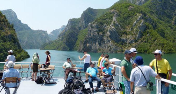 Kontributi i turizmit nderkombetar, 14.8 perqind e PBB-se se Shqiperise nga â€˜parateâ€™ e te huajve